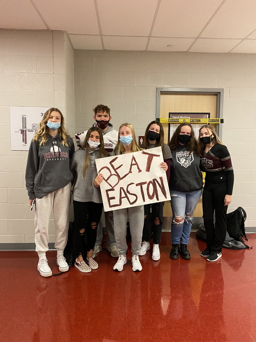 Let’s go Liners!! Sophomore officers wish the Stateliners best of luck! <a href="/ClassOf2024PHS/">Class Of 2024</a> p