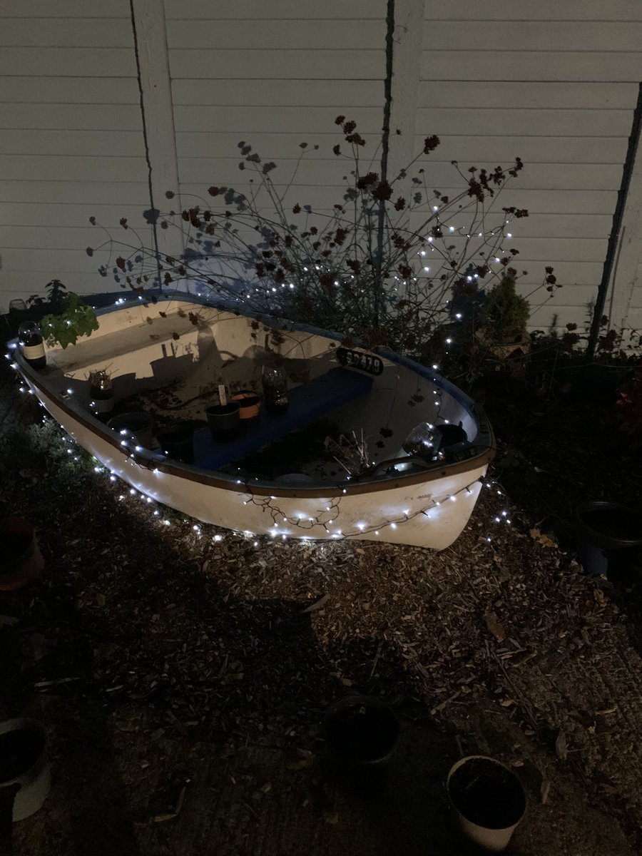 The <a href="/RBAcad/">Robert Barclay Academy (RBA)</a> garden boat getting in the Christmas spirit🎄 students enjoyed doing this at the end of the club today!