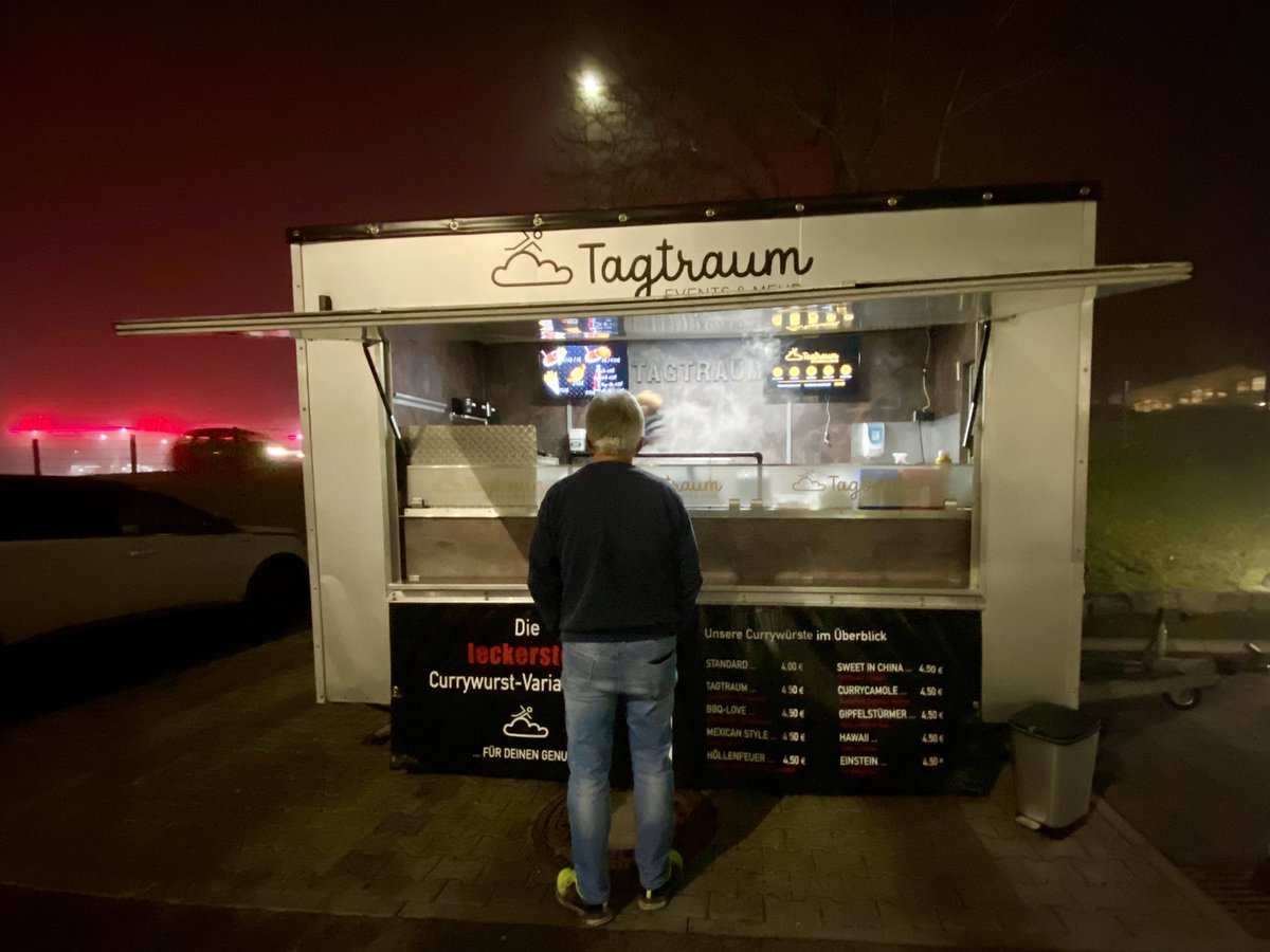 hoomygumb's tweet image. Wegzehr auf dem Weg nach Hause: Currywurst BBQ-Love am Foodtruck von Tagtraum-Events in Meßstetten 😋