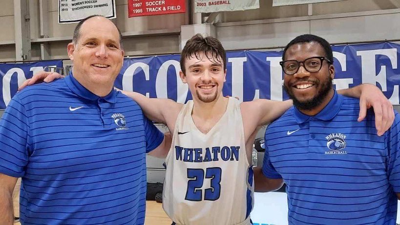 SCHOOL RECORD ALERT‼️⭐️

Alex scored 46 points on 21 shots from the floor to break both school records!

Congratulations, what an amazing night for this young man!

Alex is shown celebrating w/father Mike and brother Antonio, w/ roommate Evan Cook, and w/ Coach Walmsley &amp; Newsome