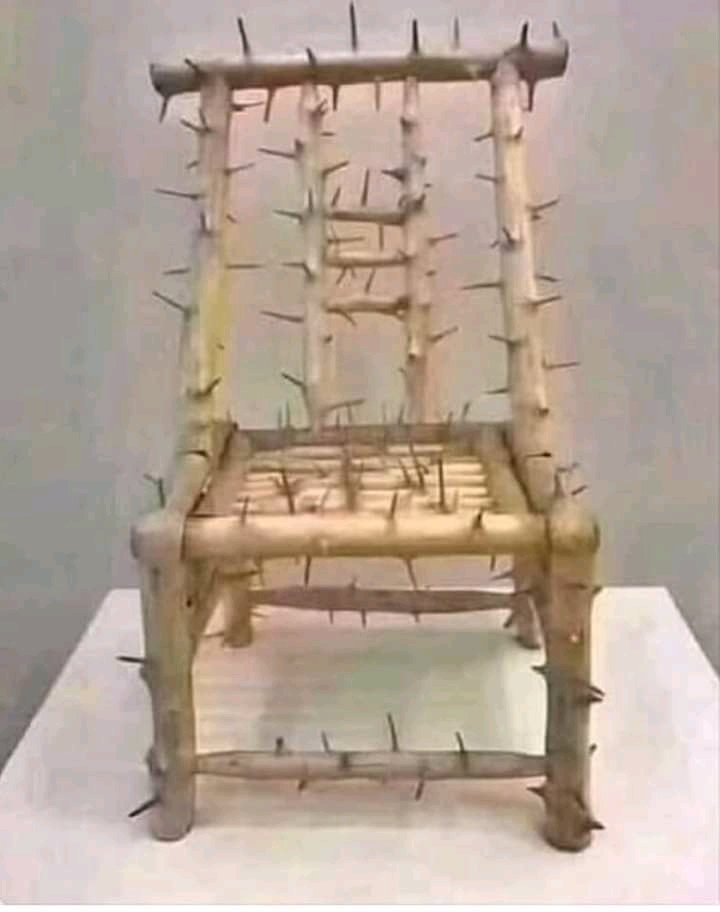 Kgomotsosmika7's tweet photo. The mayoral chair  that eff gave to DA https://t.co/LgYZegKU9D