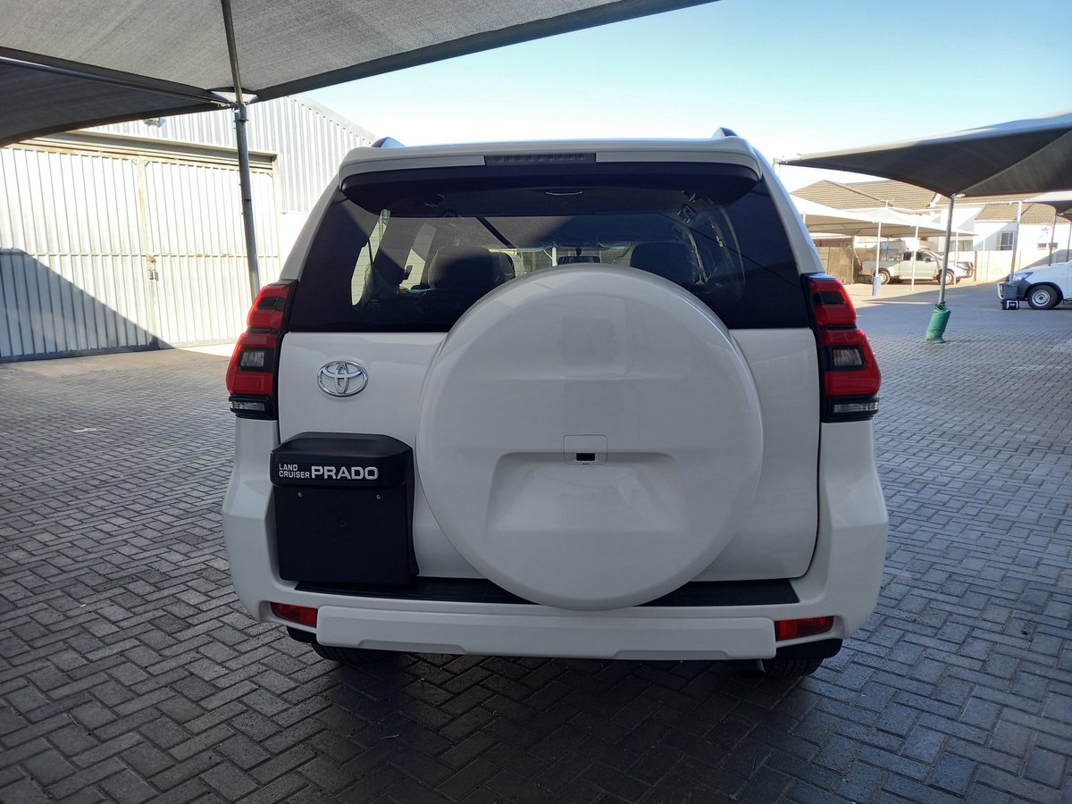 VisserWicus's tweet photo. Brand New Glacier White #ToyotaPrado now available!contact me to avoid dissapointment!072 605 1096/ wicus #Toyota #toyotaprado #new #cars #suv #toyotapradoTX #toyotadealership #westerncape #stockshortage #sales #salesexecutive #offroad #4x4 https://t.co/O41eQpyycc