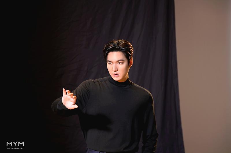 ActorLeeMinHos's tweet photo. #leeminho #minoz #미노즈
#엠와이엠 #mym https://t.co/m35N3v82bE