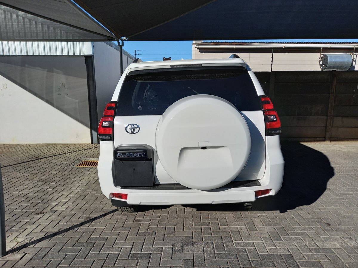 VisserWicus's tweet photo. Brand New Glacier White #ToyotaPrado now available!contact me to avoid dissapointment!072 605 1096/ wicus #Toyota #toyotaprado #new #cars #suv #toyotapradoTX #toyotadealership #westerncape #stockshortage #sales #salesexecutive #offroad #4x4 https://t.co/O41eQpyycc