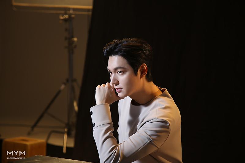 ActorLeeMinHos's tweet photo. #leeminho #minoz #미노즈
#엠와이엠 #mym https://t.co/0IxVLiYwqJ