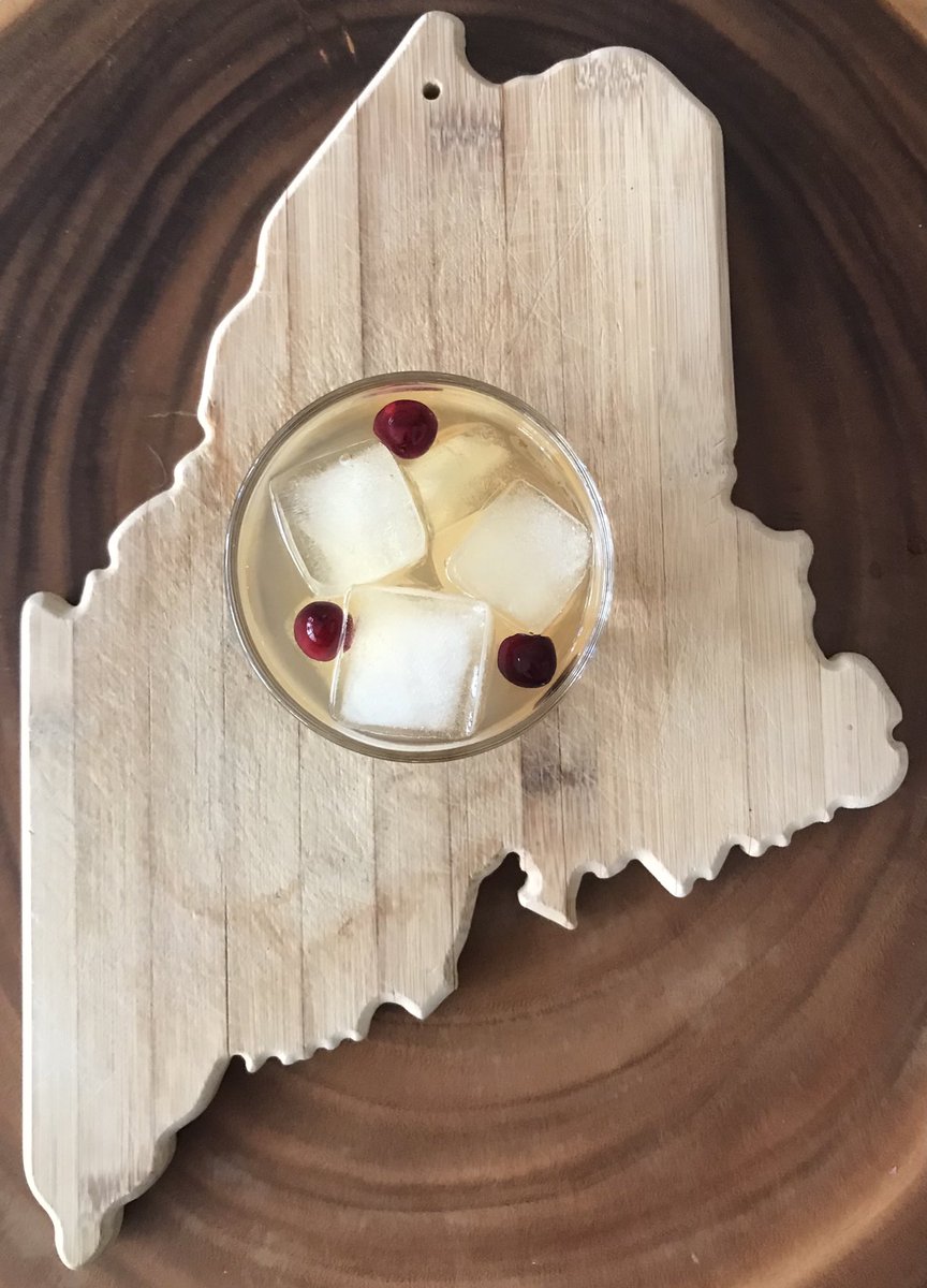 And it’s officially holiday season!

Keeping it simple with <a href="/Wigglybridge/">Wiggly Bridge Dist.</a> bourbon (York) garnished with Ricker Hill cranberries (Turner).

#mefood