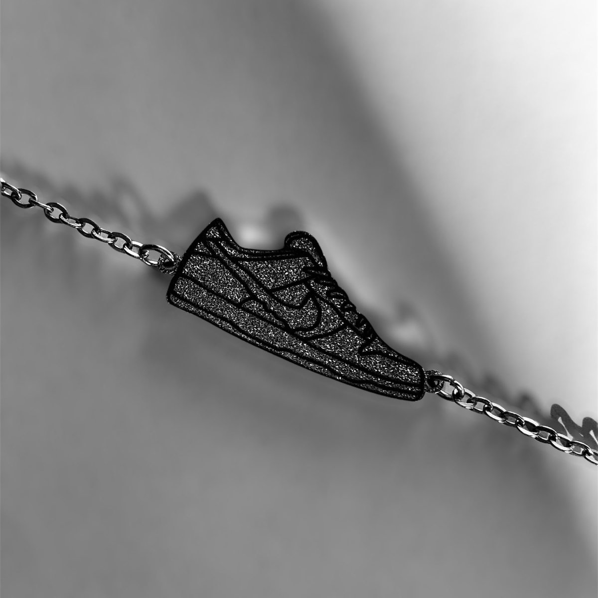 flysed's tweet image. chain and stickers