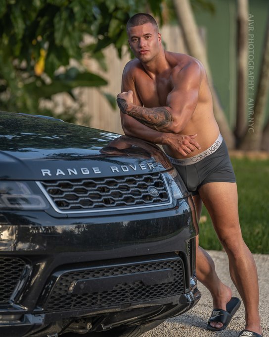 #TBT When I was in LA showing my pumps, Are you enjoying the view ? 😏 https://t.co/4WycgMLGWf<a href="/tag/tbt"class="tags">#TBT</a>