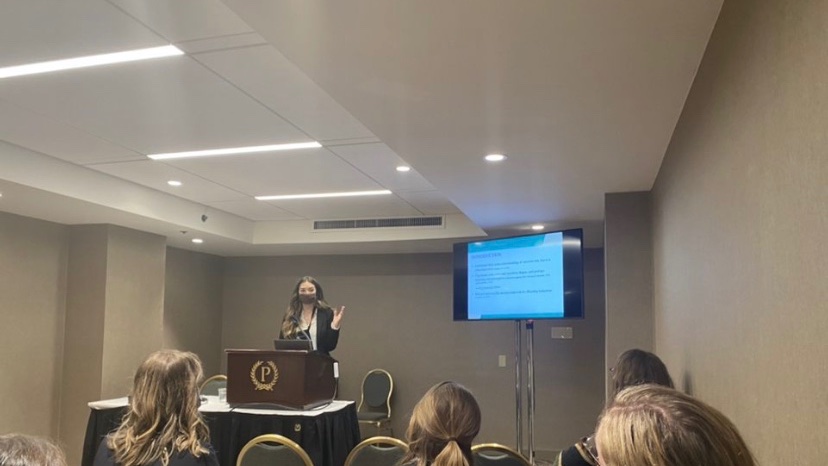 USFCriminology's tweet photo. Throwback to @ASCRM41 last week! Second year master’s student Julianna Kirschner (@JuliannaKirsch1) is presenting her research conducted with doctoral candidate @LexiMGill and associate professor @DrBryannaFox in one of our research labs (@SpruceLabUSF ). https://t.co/56tnALgA33