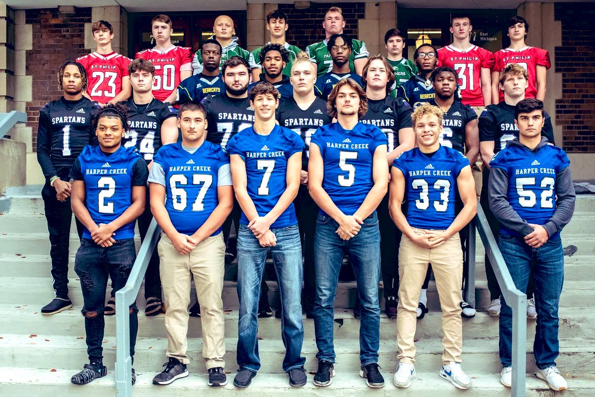 youngGoat523's tweet photo. Proud to say I was selected 1st team All-region “Athlete”, all-league, and the all-city football team. Hoping to continue my football career someplace👀👀🚀 https://t.co/X1QFsQhGEK