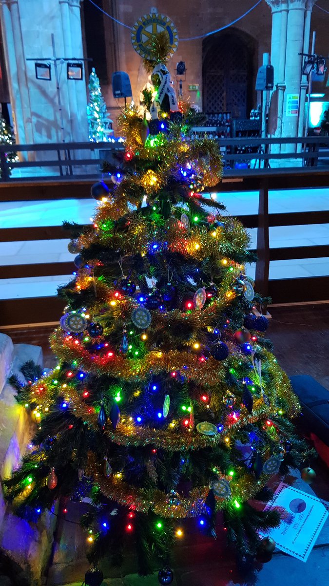 granthamswim's tweet photo. Rotary Club of Grantham 90yrs serving the Community of Grantham.  Stunning Christmas Tree festival at @StWulframs starts Thursday. https://t.co/uYgn7W40jj