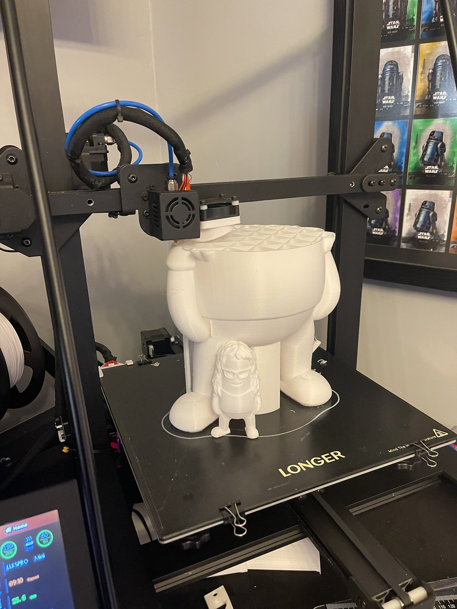 SamPrentice's tweet photo. The big @TheEdgeofTeck #hotmakes #minijim #midijim print today on the @Longer3dprinter #lk5pro #3Dprinting i think I’ll use this printer JUST to print stuff like this! I see that @wekster2507 has a #BobaFett coming too! https://t.co/6EKHlrkhAz