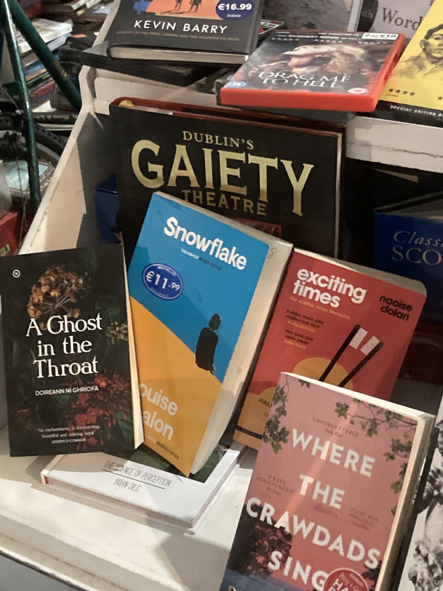 ComedyGildea's tweet photo. It ain’t Xmas yet in KEVINGILDEAS BRILLIANT BOOKSHOP #books #NOTxmas #bookpresents #2ndhandbooks #dunlaoghaire https://t.co/MKWBshg1D5