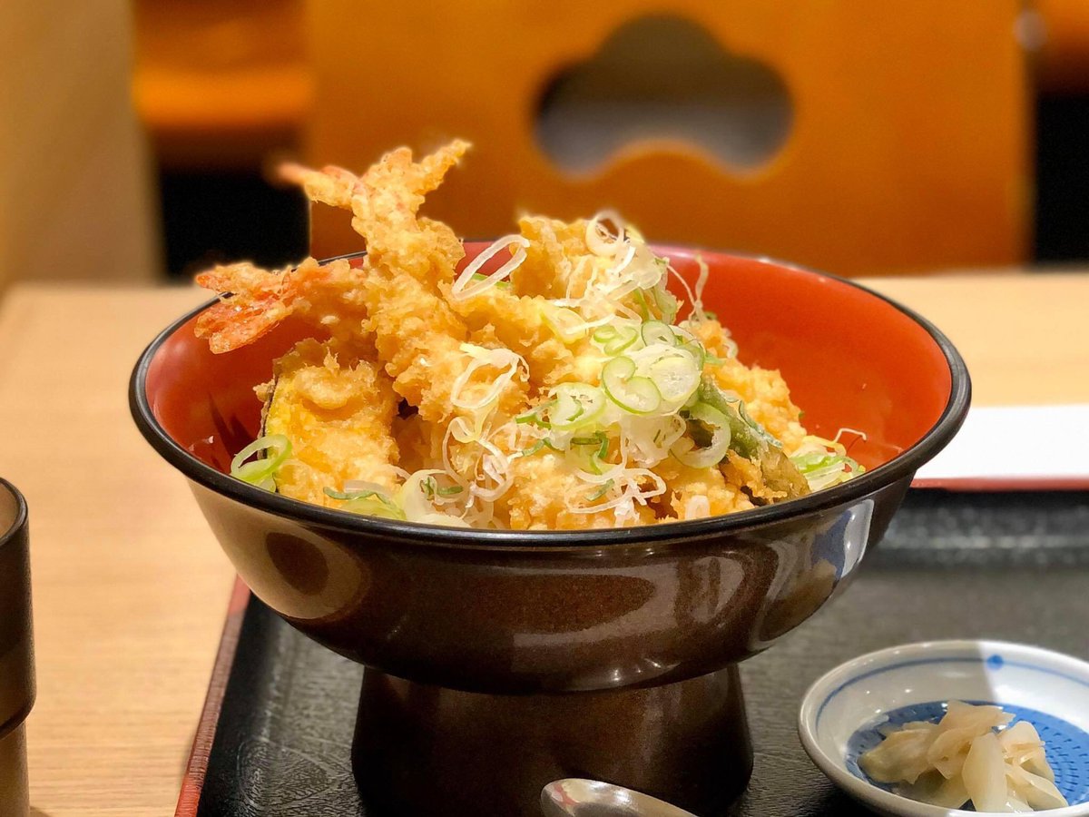 nutthonx's tweet photo. หิวของทอด .. นึกถึงของทอดทีไรนึกถึงร้านนี้ที่สนามบินในนาโกย่า เป็นร้านที่โปรโมทว่าใช้เทคโนโลยีการทอดของ Dr.Fry ที่ใช้เวลาการทอดน้อยลงได้ถึง 25% น้ำมันใช้ได้นานขึ้น 30% และแป้งอมน้ำมันน้อยลง 50% .. กรอบอร่อยไม่อมน้ำมันตัวจริง #drfry https://t.co/1vOGjs4Xmx