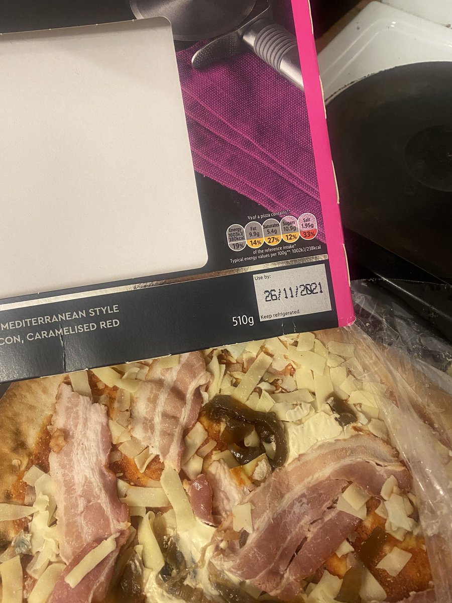 Dominic_247's tweet photo. @LidlGB Just opened this pizza and there’s mould on the cheese! Still has 2 days left on the date too 😖 https://t.co/1Ul095J0dR