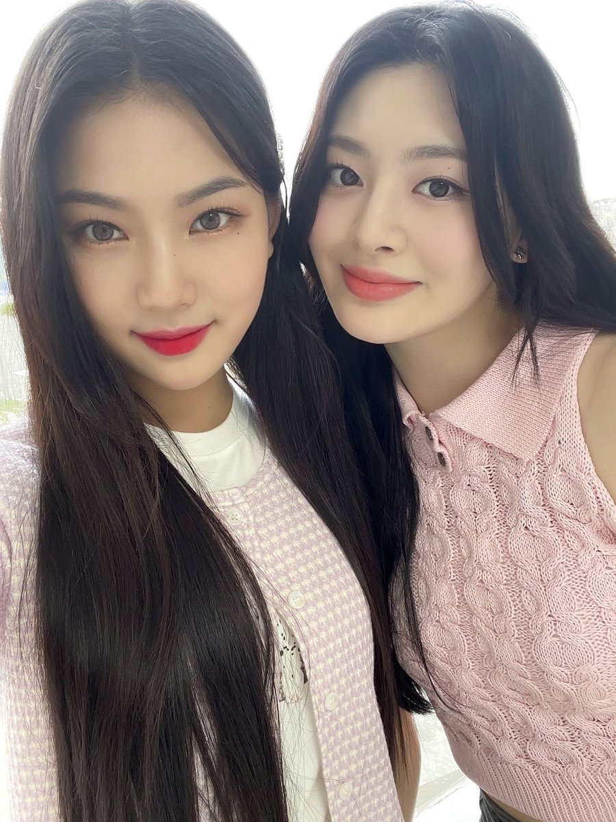 yeseomail's tweet photo. ◡̈ ꒰  pen's bns acc !  ꒱ 
for #yeseo, #seeun, #jay &amp; #i_n

ⵌ. loc : metro manila 
ⵌ. proofs : #thankinnie
ⵌ. for sale : #inniemine
ⵌ. mails : #inniemail
ⵌ. updates : #innieuds

— [ https://t.co/VXxKuUZji9 ]; https://t.co/lSqRVLJOLn