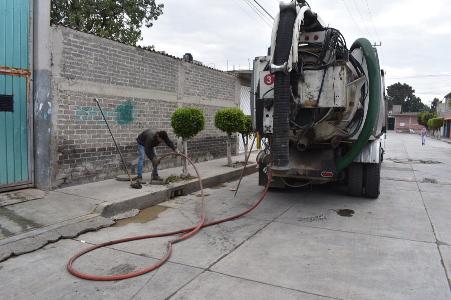 BuscaPorDentroA's tweet photo. MANTENIMIENTO AL SISTEMA DE DRENAJE

Para garantizar el buen funcionamiento en el sistema de drenaje continuamos con el programa permanente de mantenimiento en la infraestructura sanitaria en las calles de este municipio. Programa que ha implementado El O.D.A.P.A.S. https://t.co/Wyf4BWGj6m