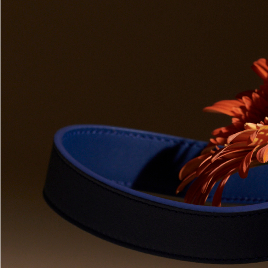 ansoncalder's tweet photo. We tested leathers from all over the world and ultimately chose a full-grain calfskin from a tannery in France that has been perfecting its craft since the 16th century. With its full-grain calfskin, the leather is strong and resilient--yet supple.  #BlackFridaySales https://t.co/OGr2owoGOM