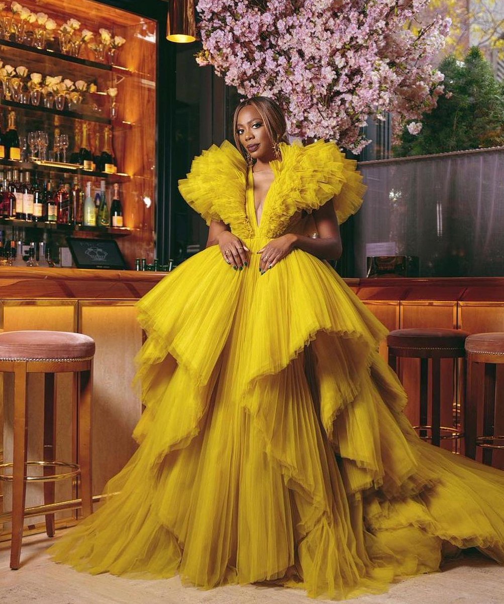 mefeater's tweet image. Black women in yellow will always be undefeated 💛

📸: @joshuadwain