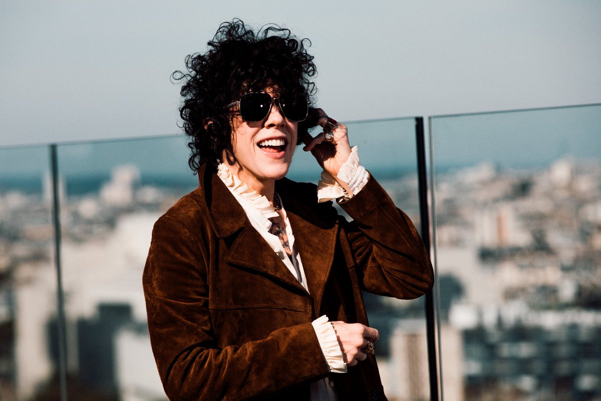 iamlp's tweet image. Paris is always incredible! Loved this beautiful day performing on the rooftop. 
📸 Laura Gilli
📍@LiveMeIfYouCan