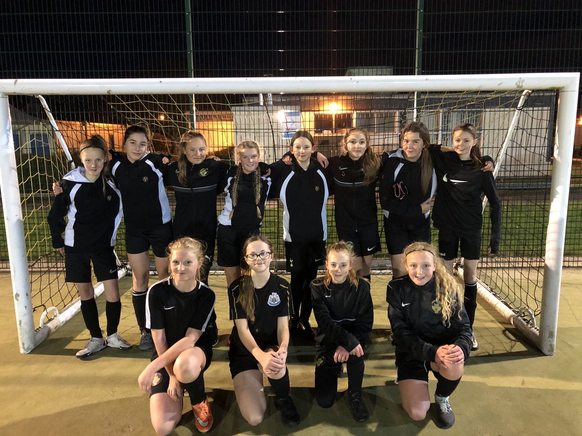 MissHepplePE tweet media