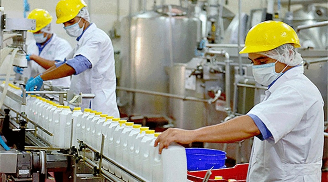 🇻🇪| <a href="/PasquiCurcio/">Pasqualina Curcio</a>: Si no atendemos el problema del salario y de las relaciones sociales de producción, el crecimiento y la recuperación económica seguirá siendo para unos pocos. No hay orgullo revolucionario con profundas desigualdades y pobreza.
 
alainet.org/es/articulo/21…