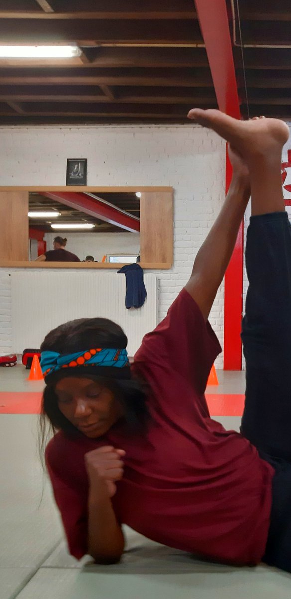 GMbayoko's tweet photo. Les femmes ne devraient jamais apprendre à se défendre pour d’autres raisons que par passion, c’est à nos fils qu’il faut apprendre l’égalité!
#LcommeLutte
#remontetonpantalon
#boxinggirl #boxingmom par passion et pour me défendre
#ViolenceAgainstWomen #femmes https://t.co/B1OwDQKSe4