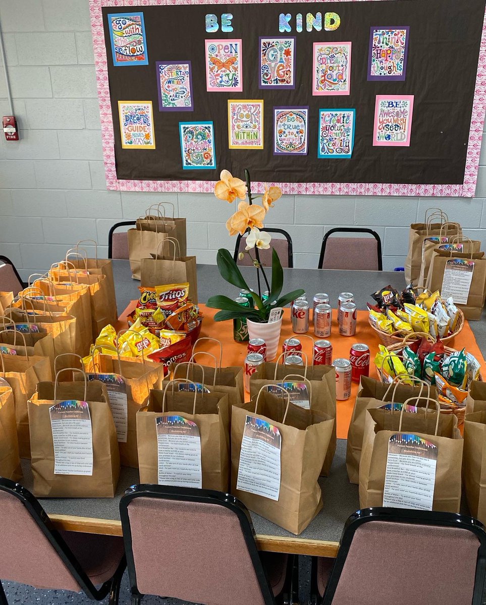 The PTO provided Parent Teacher Conference Revitalizating Kits for our awesome teachers! #willowcreek68pto #weloveourteachers #parentteacherconferences