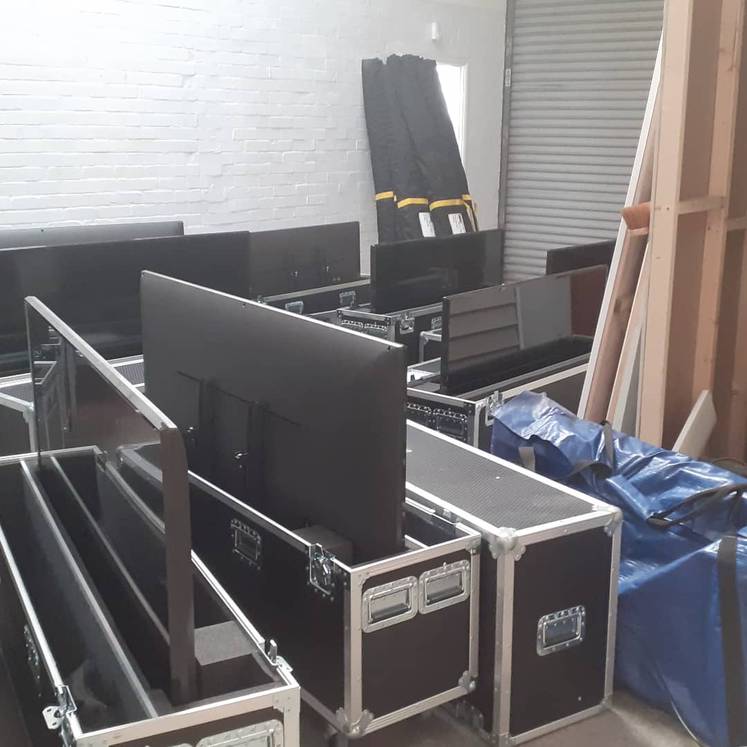 HDHProductions's tweet photo. Big screen job going out all of our @LGElectronics 4K screens out on dryhire for @Core_Event_Hire All the screens prepped with @unicolmfg Parabella stands &amp; some of our @Blackmagic_News Micro Converters kits
#screenhire #screenhireuk #audiovisualhire #audiovisual #events #avhire https://t.co/8ni7rZNUx6