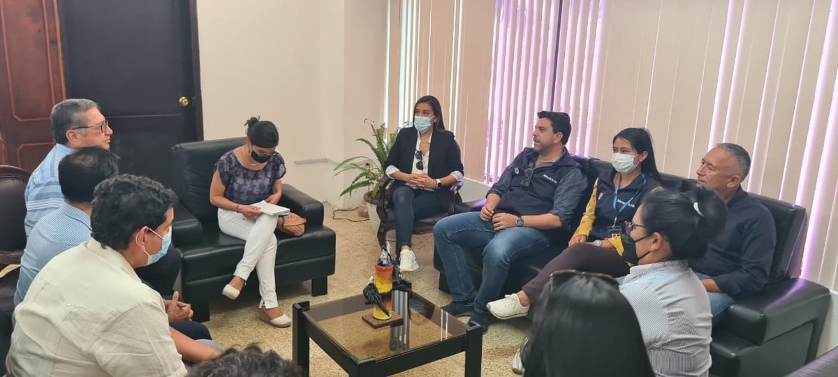 #Macará 👉 La primera autoridad de la provincia, <a href="/mariomancino/">Mario Mancino</a>, mantiene una reunión con el alcalde del cantón.

🔹La finalidad del diálogo es analizar fechas y condiciones para la inauguración del CEBAF #Macará.

#JuntosLoLogramos