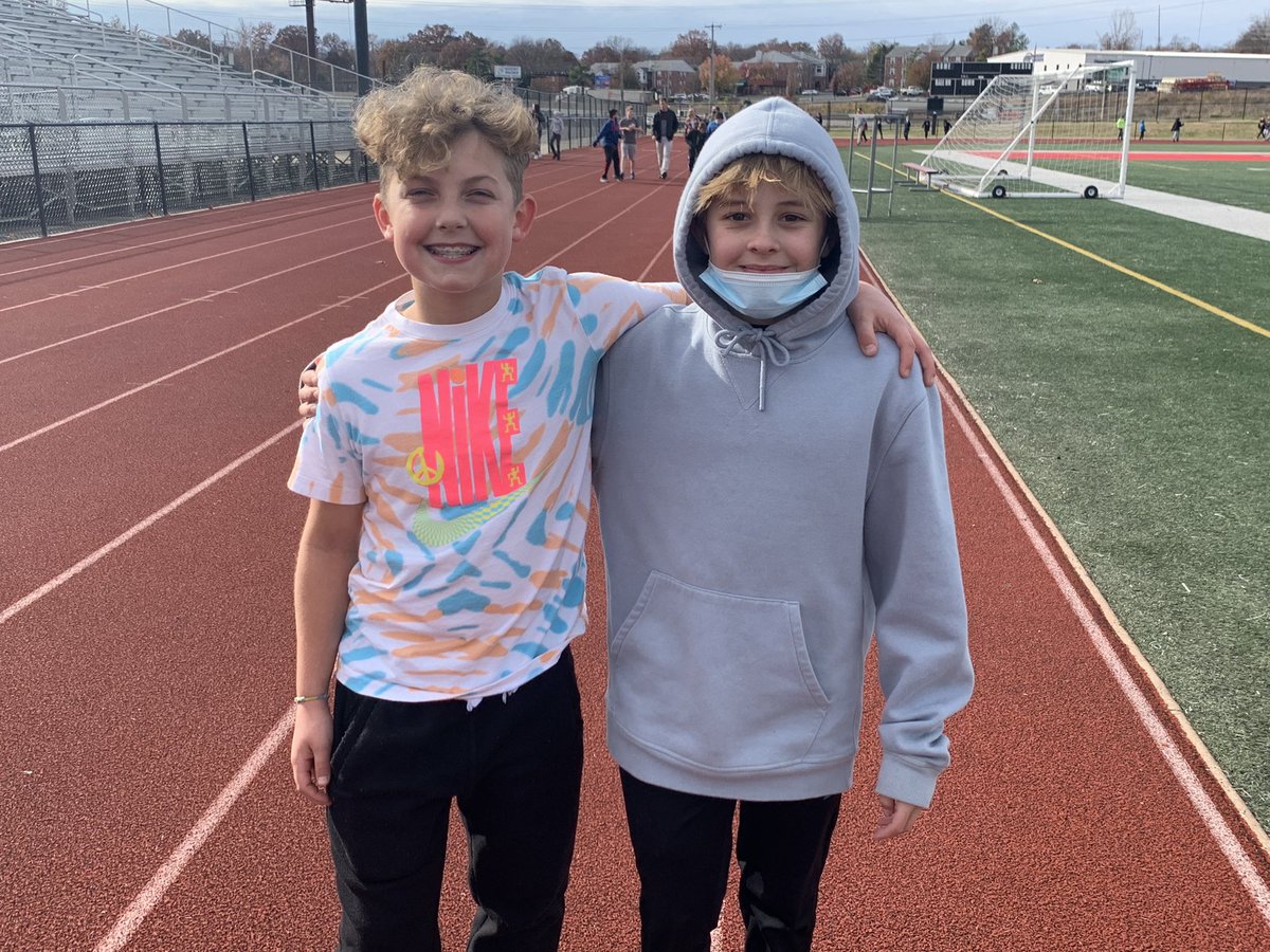 FoxMiddleSchool's tweet photo. We had over 500 students participate in this year’s Turkey Trot. Together they raised over $2500 dollars for Brendan’s Friday Backpacks. We are so proud! @foxc6super @FoxC6Schools https://t.co/ZmJXMfb0YM