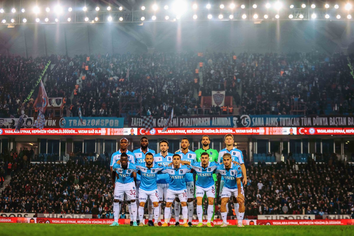 Trabzonspor's tweet photo. TARAFTARI ARKASINDA... 💪 https://t.co/0AkltJblXd