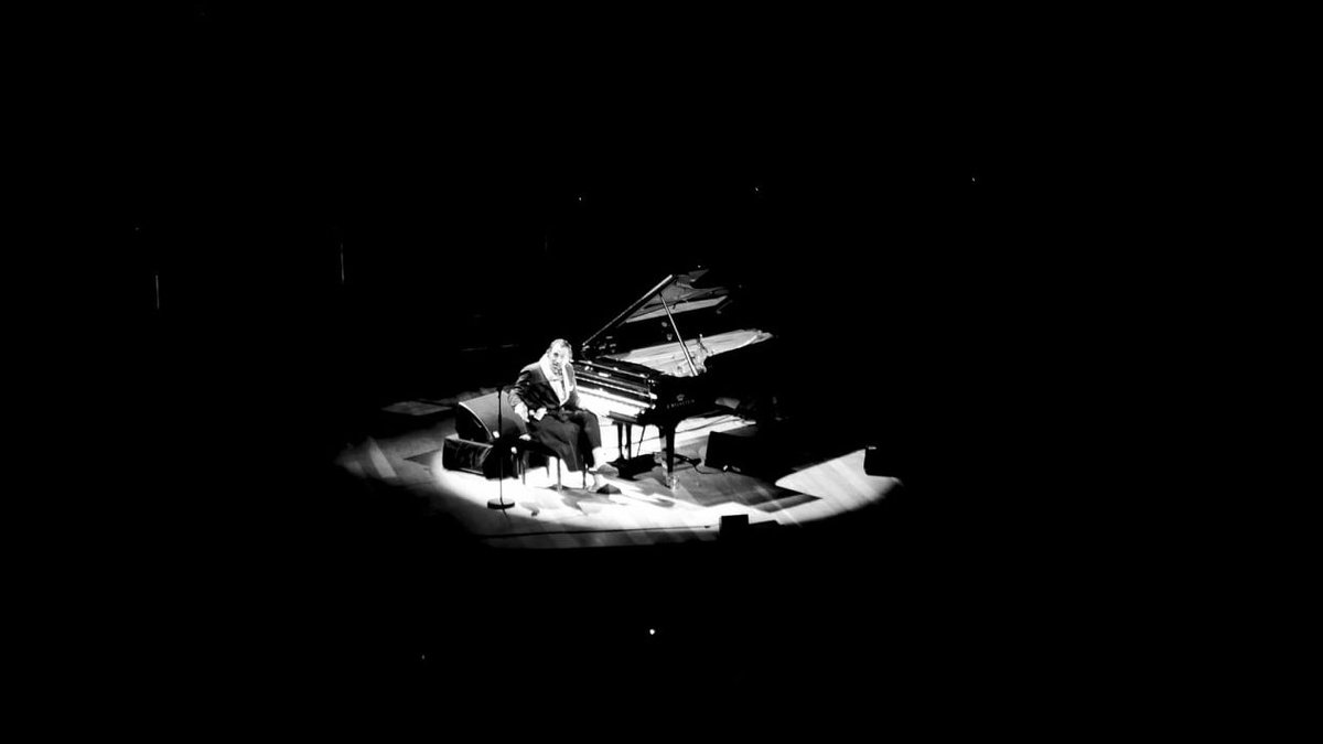 geraldinekwik's tweet photo. Music is back !! @chillygonzales  @lenouveausiecle https://t.co/Y7IJQotL0h