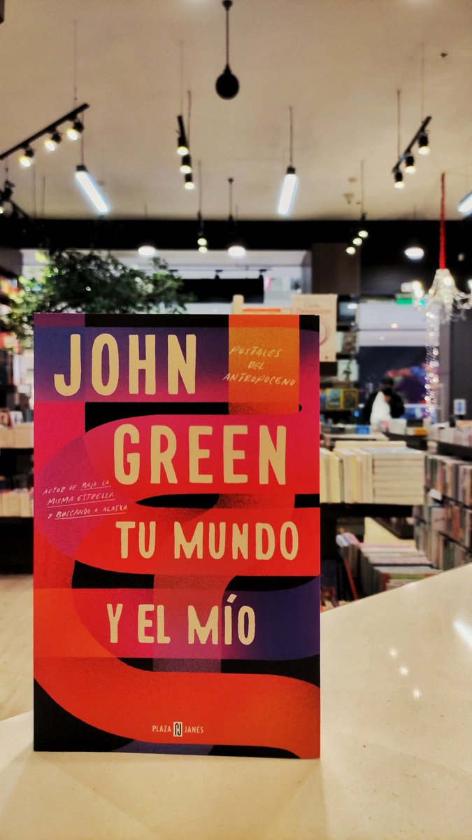 LibreriaEHDLM's tweet photo. 😱🥰#NOVEDADES 😱🥰
Tu mundo y el mío
Autores: @johngreen
En este libro, John Green reseña distintas facetas del mundo de hoy en una escala del uno al cinco, deteniendo su mirada en temas tan variados como el teclado QWERTY, el Staphylococcus aureus o los atardeceres.
#HDLM https://t.co/olbmutHUMW