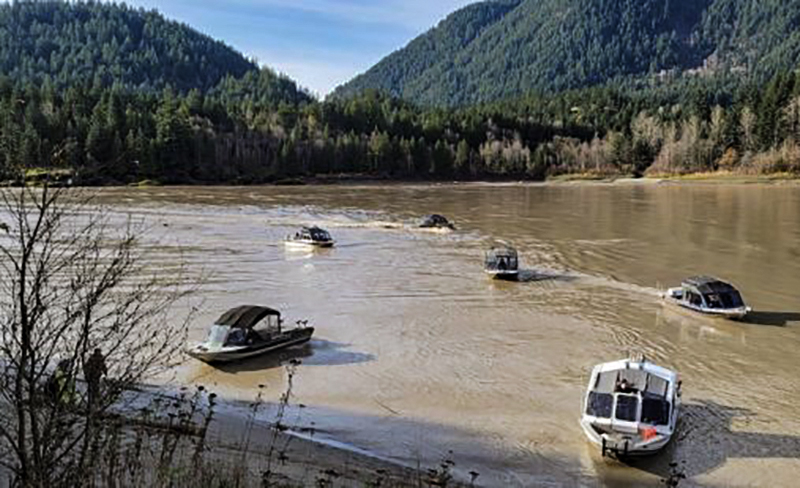 BCsturgeonguide's tweet photo. We managed to ferry groups of people over the weekend from Hope to Chilliwack and Mission along with other guides and their boats with the Fraser Valley Angling Guides Association rescue effort.
#fvaga #bcstorm #bcfloods #Fraserriver #Hope #Chilliwack #rescue #ferrying https://t.co/QWaxmu0aWa