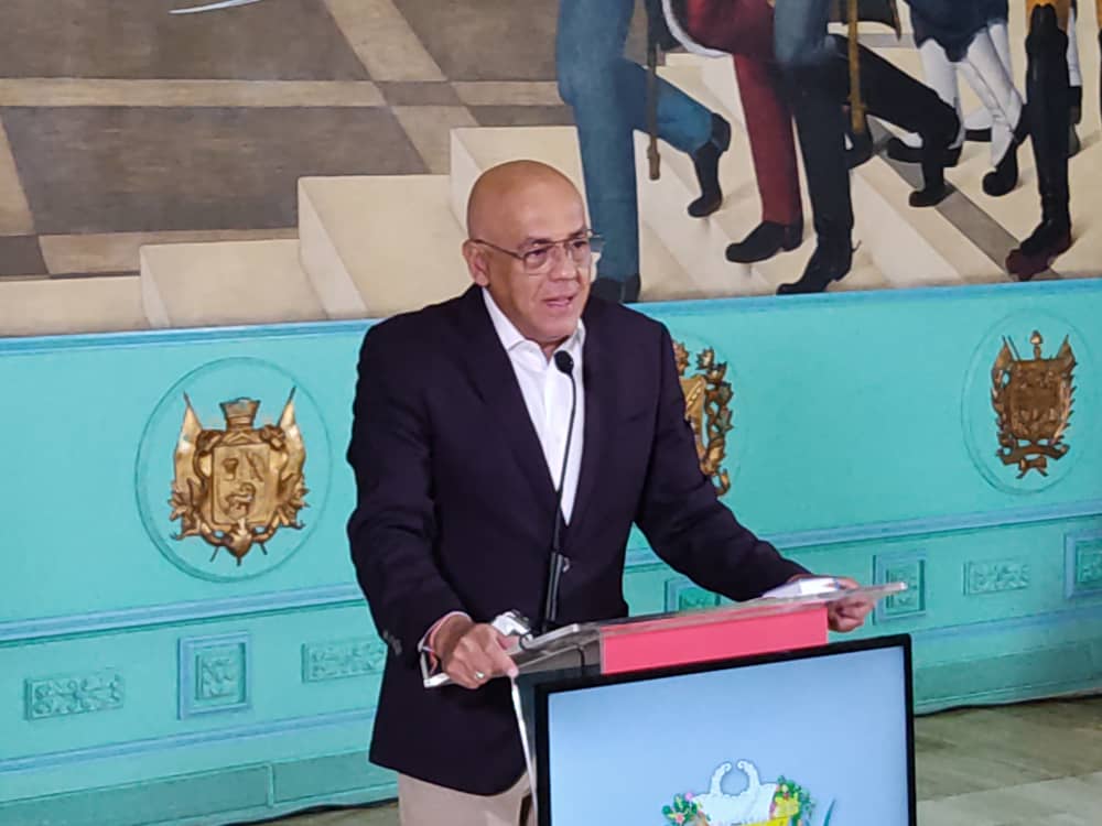 #HaceMinutos || Pdte. de la AN,<a href="/jorgerpsuv/">Jorge Rodríguez</a>:  El mensaje que le envío el pueblo de Venezuela ayer en las elecciones fue de paz, de estricto apego a la constitución. El pueblo habló con una contundencia, fuerza y convicción.

#22Nov