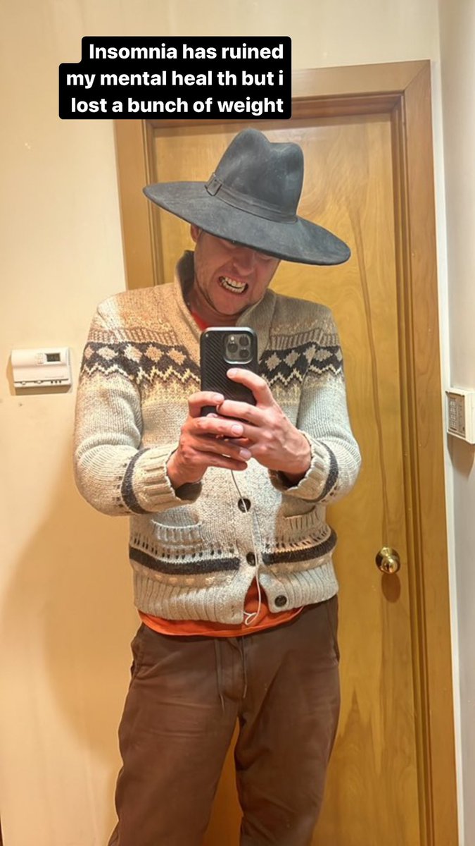 meleedesign's tweet photo. New tinder profile up https://t.co/cN4YpXLr6g