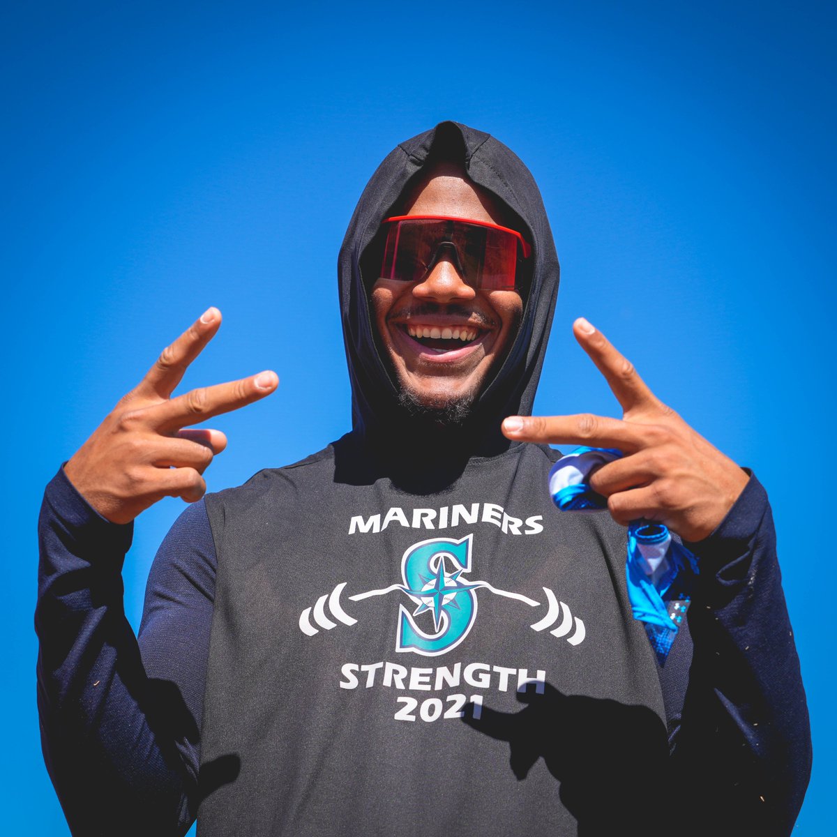 MsPlayerDev's tweet image. ✌️ RT &amp;amp; FOLLOW TO WIN ✌️ 

Hit that RT button and follow us for a chance to win a baseball signed by @JRODshow44! #SeaUsRise