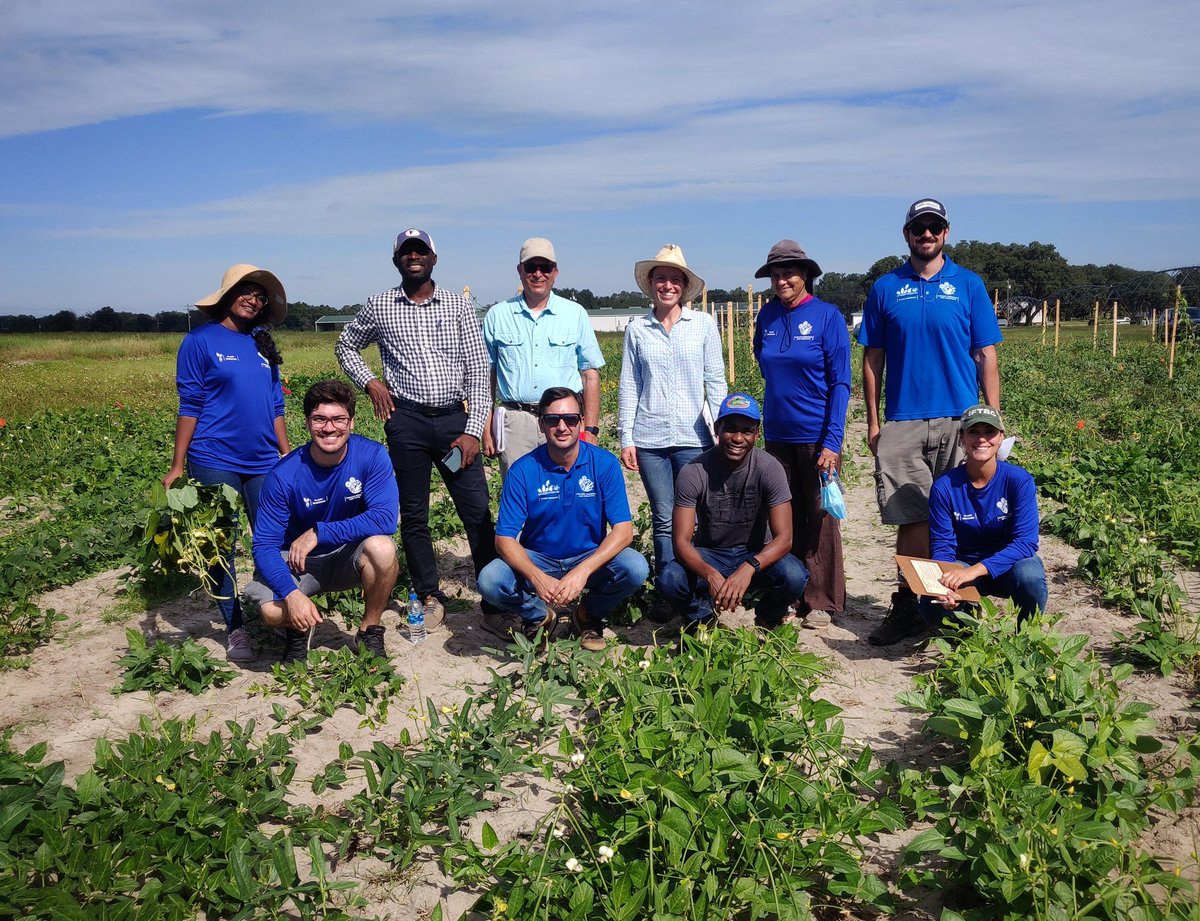 UFPlantbreeding's tweet photo. @IFAS_UF has one of the most active &amp; innovative plant breeding programs in the world &amp; one of the U.S. largest agricultural research centers. Our facilities, strong partnership w/ industry &amp; applied breeding programs make UF the top choice to study modern plant breeding! 
🧵2/8 https://t.co/PsoRuO6Ggy