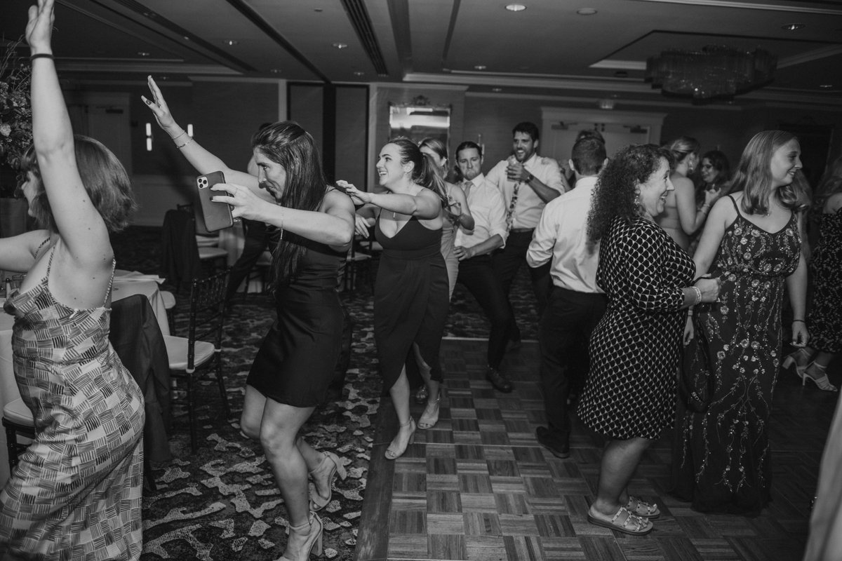 djalexbrownpro's tweet photo. These dancing photos from Skylar &amp; Robbie's wedding really sum up how much fun they had! https://t.co/IaGw6FSc4o
