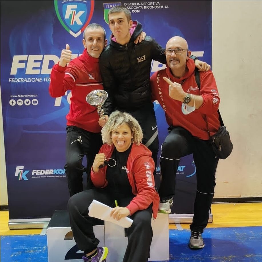 TeamKaiMuay's tweet photo. Ciliegina quando sul ring è salito Stilian Shehu. L’atleta toscano, esordiente nel #contattopieno,ha combattuto un incontro perfetto contro un avversario molto ostico. È riuscito alla fine,con giudizio unanime dei giudici,a laurearsi #campioneRegionale nella sua categoria di peso https://t.co/os3QTUE2tl