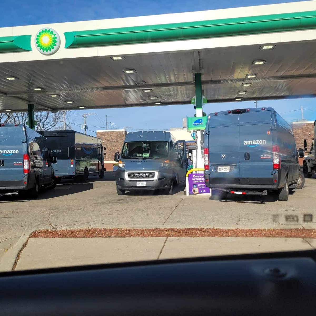 BurgerInATux tweet media