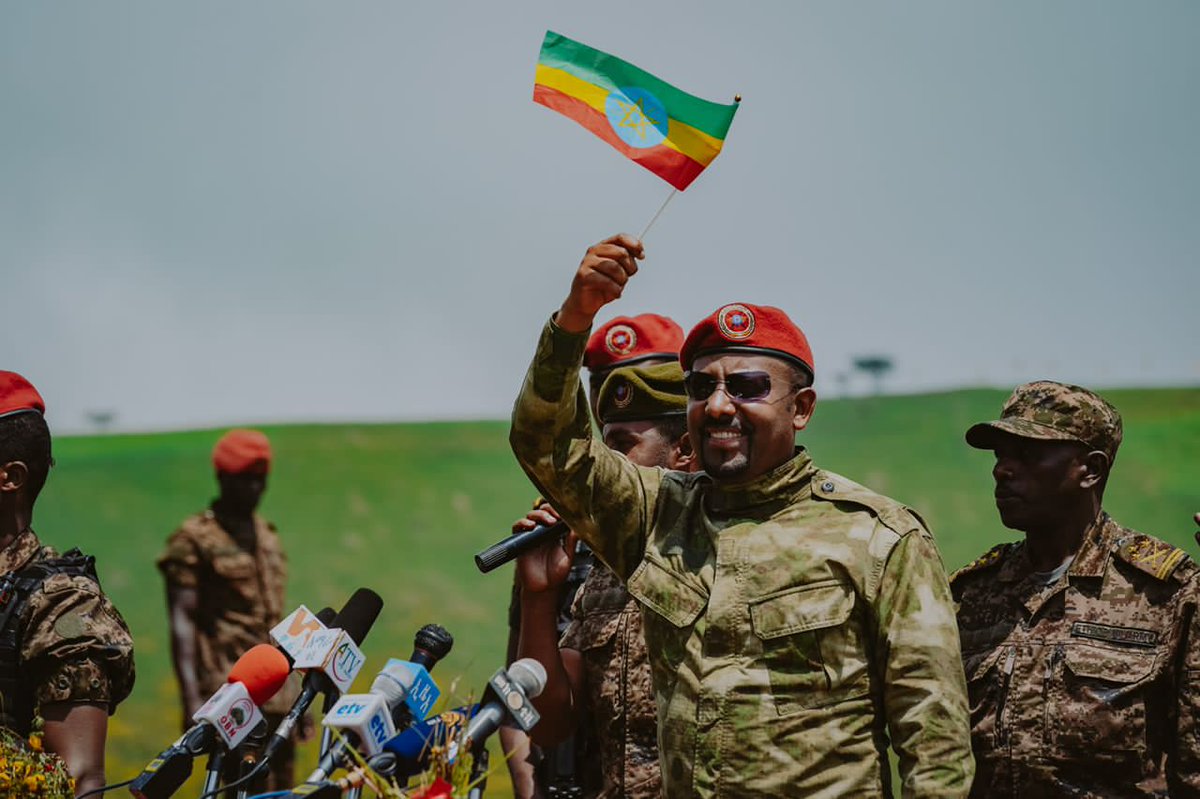 AlainAmharic's tweet photo. “ከእንግዲህ እኔ መከላከያን በግንባር ሆኜ ለመምራት ከነገ ጅምሮ ወደ ትግሉ ሜዳ እዘምታለሁ”- ጠ/ሚ ዐቢይ

ጊዜው ከዚህ በኋላ “በሩቁ ተቀምጠን ተቺና አራሚ የምንሆንበት አይደለም”ም ብለዋል።
https://t.co/UUcVKpEnHq
#Ethiopia 
#AbiyAhmed https://t.co/2tPDMGhXBP