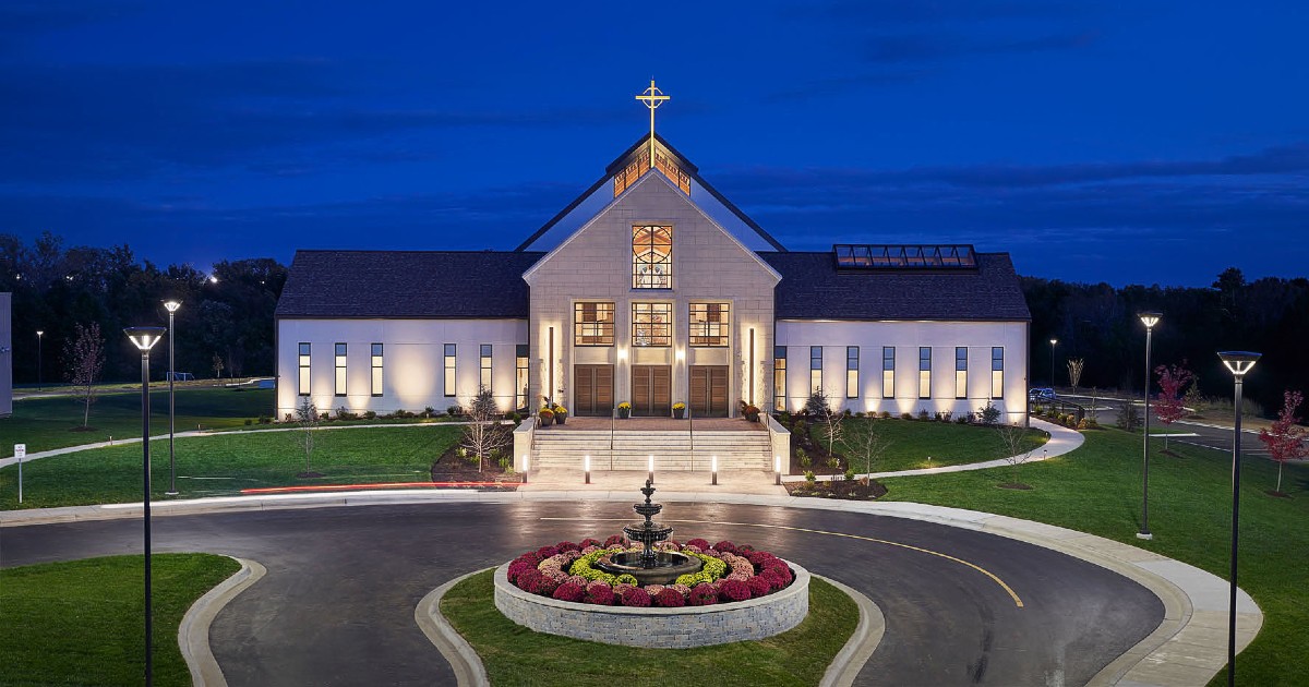 ALHuberGC's tweet photo. Congratulations to @DioceseKCSJ, @sfsarch and our team @alhubergc on receiving the @dbiamar award for the beautiful @StJamesLibertyMO new Catholic Church! #designbuild #awardwinning #wehaveawesomeclients #buildingaward #kansascity #kansascityconstruction #churchdesign https://t.co/qWQdNA3Ca2