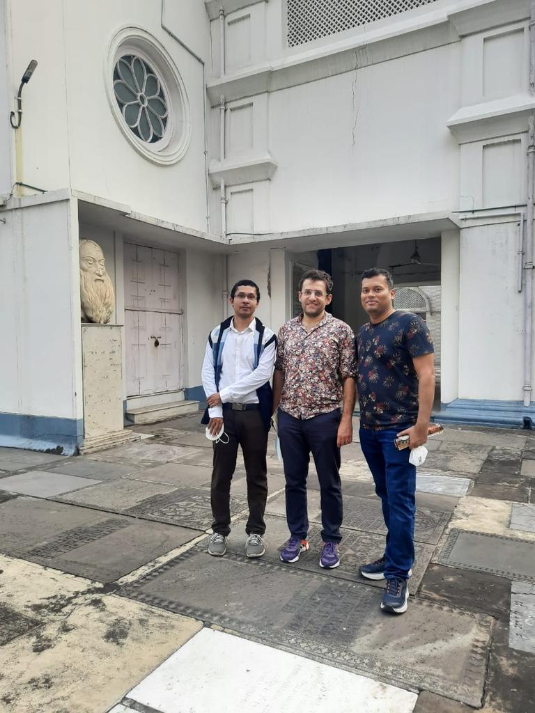 suryachess64's tweet photo. A day out with childhood friends. @LevAronian and Sandipan #whocantbetagged Had nice time 😀 https://t.co/1AoEJzeuRn