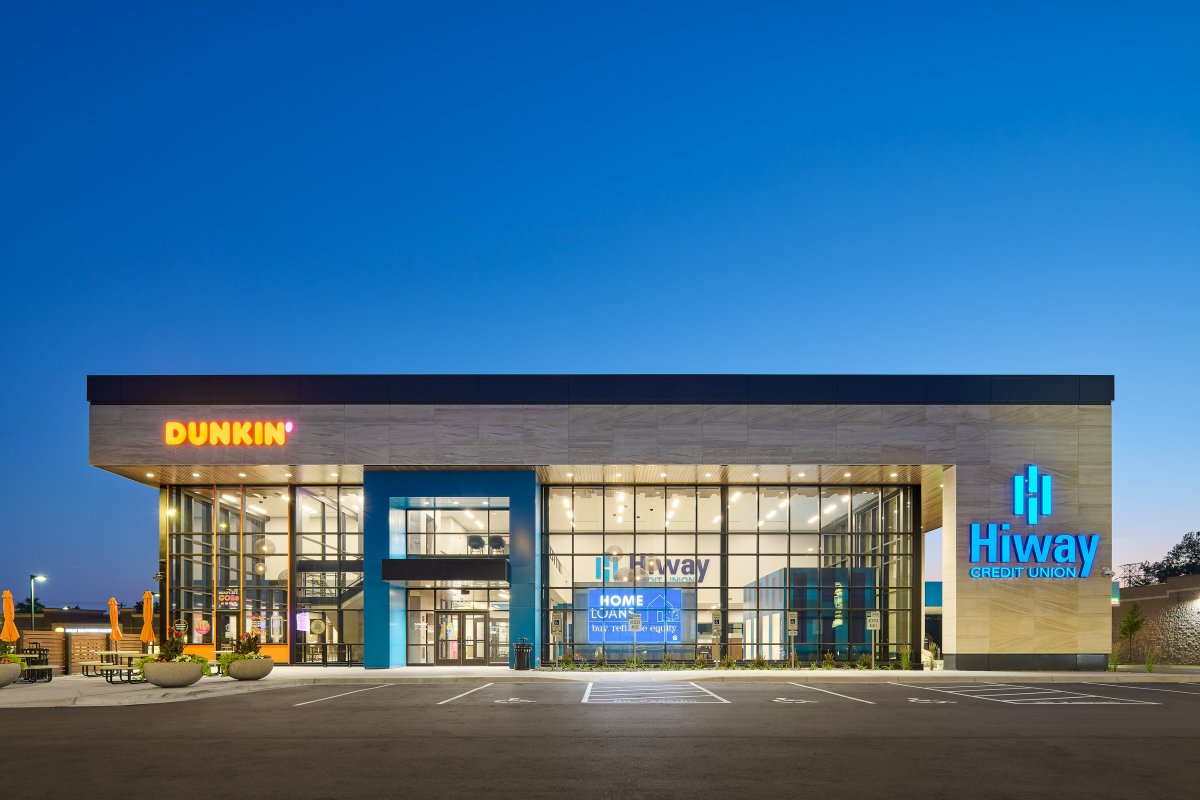 HiwayCU's tweet photo. We're so proud of our branch expansion team, including our partners @HTGArchitects and @CarlsonLaVine! Roseville is a Finalist in Outstanding Branch Design by @futurebranches. The branch includes ITM technology &amp; #sustainability features. Did we mention there are DOUGHNUTS? https://t.co/qSDSuS1uk7