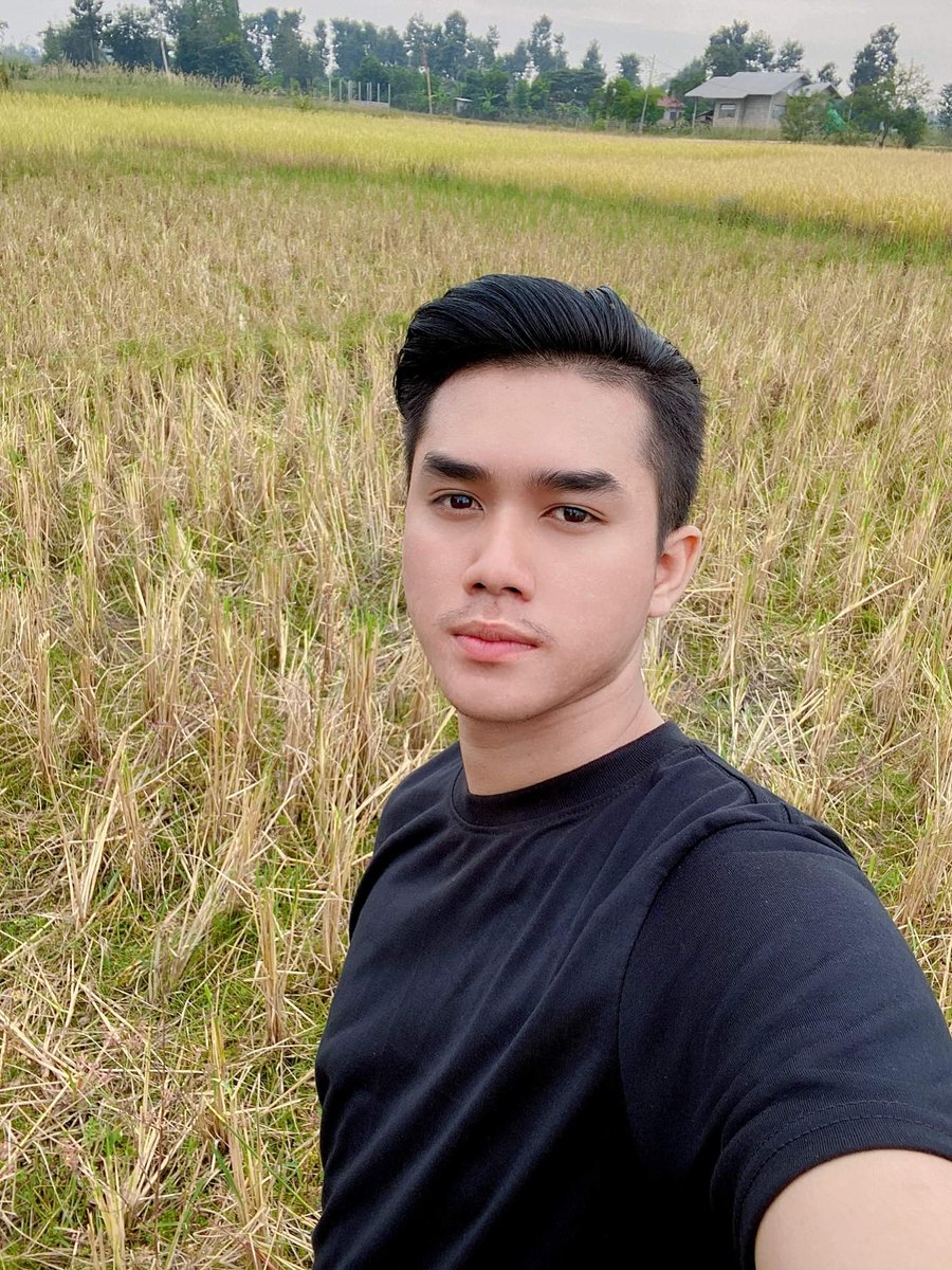 datdy2002's tweet photo. ເຈີສຶກຫນັກມາຫລາຍເທື່ອແລ້ວລະກະຜ່ານມາໄດ້ ແຕ່ເທື່ອນິມັນເຈີຈົນບໍ່ເຫລືອຫຍັງລະ ຫັນຫນ້າຫາໄຜກະບໍ່ໄດ້ລະຍາມນິ ຕັ້ງເກີດມາມີເວນມີກຳຫລາຍ ເມື່ອຍສຸດແຕ່ເມື່ອຍສູ້ກະຈັກສິສູ້ນຳຫຍັງອີກບຸ ຍາມພັກຜ່ອນກະບໍ່ມີ ມີໄດ້ແຕ່ສູ້ກັບສູ້ ສູ້ມາຕະຫລອດ ຜົນຕອບແທນຂອງນັກສູ້ຄືມີແຕ່ເສຍກັບເສຍສິບໍ😞 https://t.co/opbXUA984Y