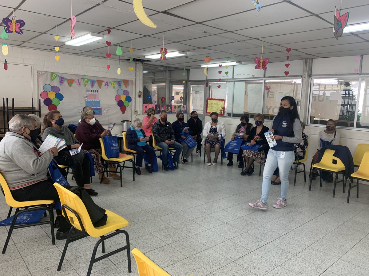mariferguzfa's tweet photo. #CF8 Platica con nuestro grupo de adulto mayor sobre “El maltrato hacia personas mayores y Derechos Humanos” #participacionciudadana #consejociudadano @esthela_damian @migvalles @DIFCDMX @FaustoArregui2 https://t.co/Wz2nAa1E5l
