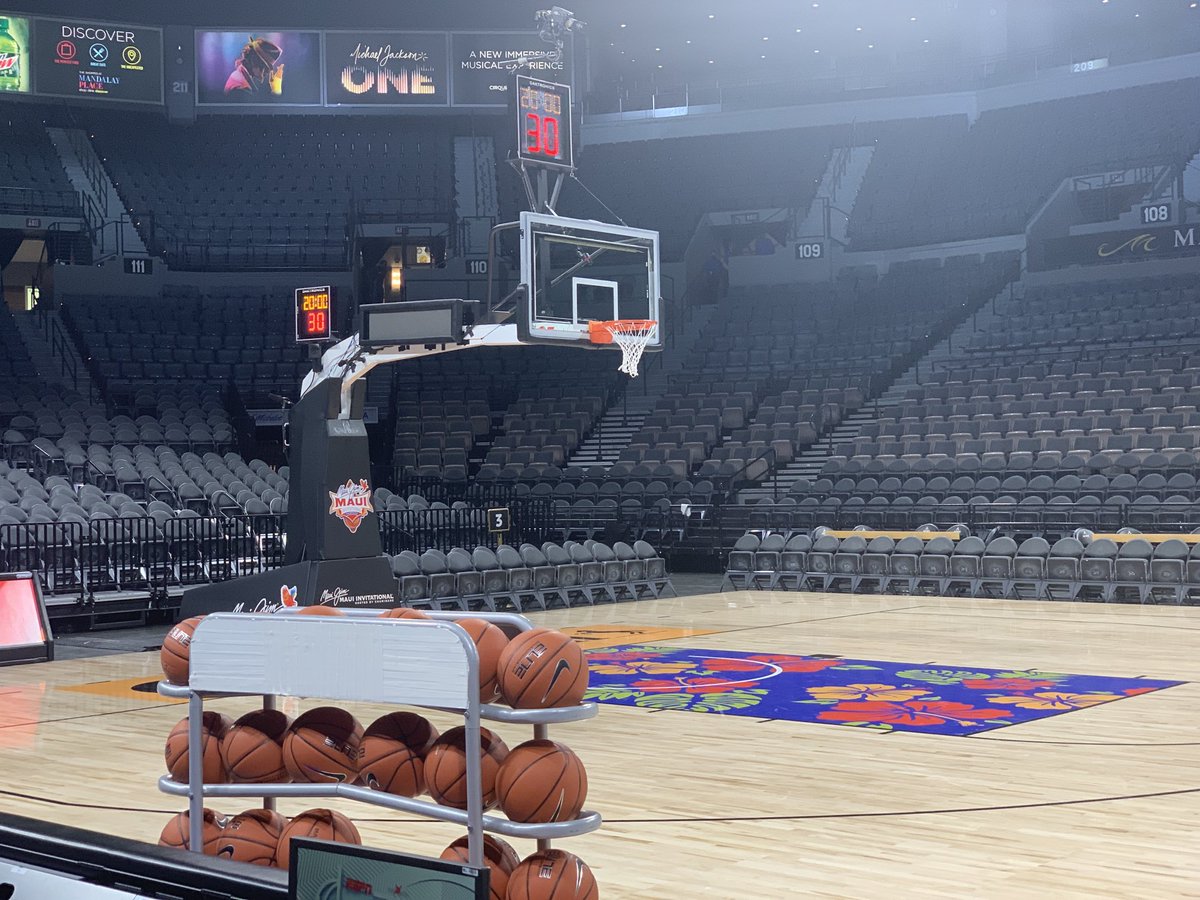 MattLepay's tweet photo. Greetings from Las Vegas—for the Maui Invitational. Opening round as @BadgerMBB plays Texas A&M. Coverage at noon. Tip 1p CT statewide on the Badger Sports Network, @iHeartRadio & The Varsity Network app. https://t.co/ffbHTvp8Dq