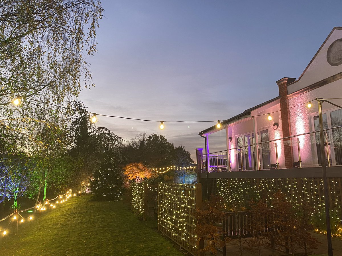 Tonight is the first night of our private Lights of Life garden visits, which take place all week.

Light a candle, write and view our dedication stars and share memories, whilst also taking in the stunning lights.

Book your free 15 min slot at:
ghhospicecare.org.uk/events/lights-…